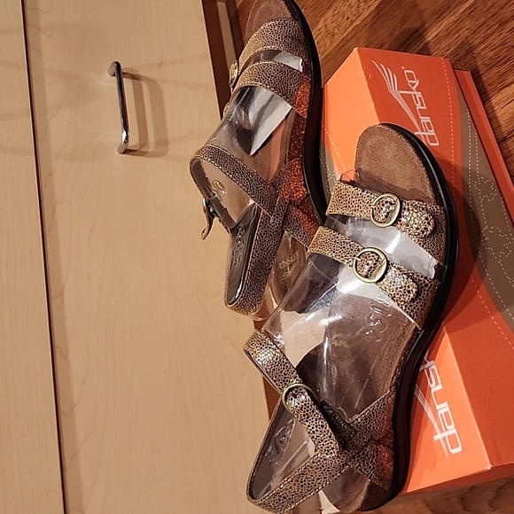 NWOT Dankso sandals, size 40 - Picture 4 of 9